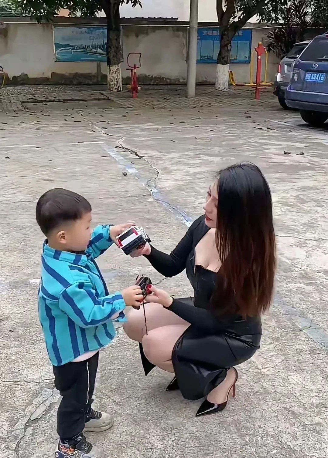 小孩都喜欢小姨，怎么回事？