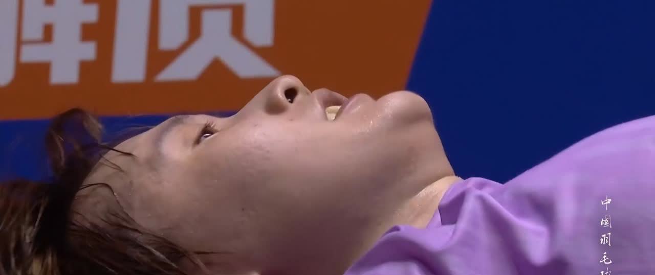 中国羽毛球女单选手
还得是陈雨菲关键时刻真顶用
击败安喜莹2：0
杀入世锦