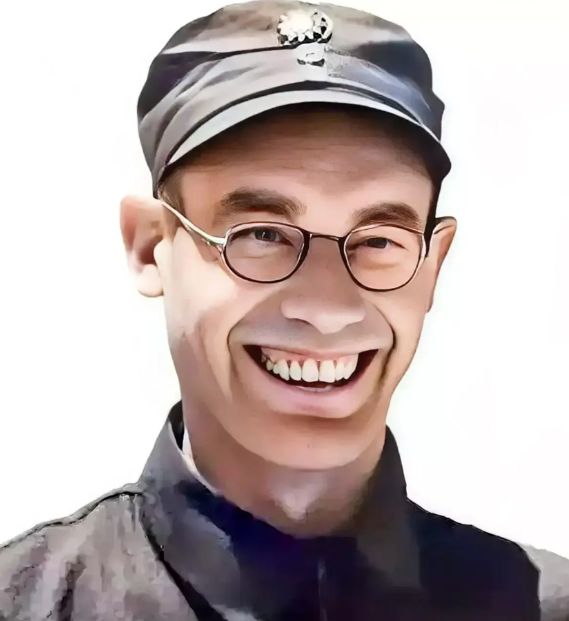 客观的说，李德也是一个坚定的革命者，只是方法错误，他是热爱中国，同情中国革命的。