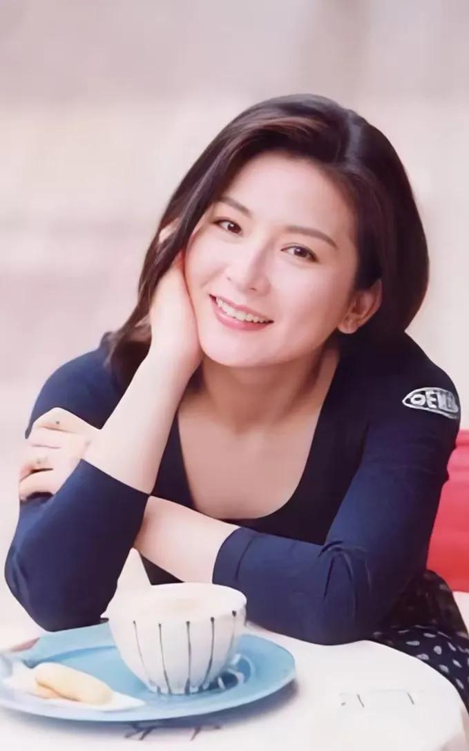 陈淑桦，1958年生于中国台湾，华语流行乐女歌手。她1973年出道，凭借《夕阳伴
