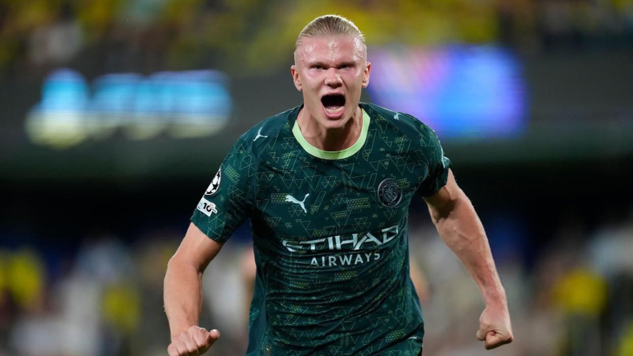 2-0！12战狂轰22球，哈兰德比肩C罗，曼城轻取黄潜，豪取3连胜