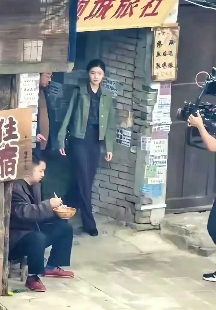 刘浩存：这么土的衣服，穿在身上立马变好看了，身材比例逆天