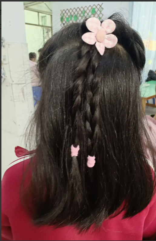自从知道这件事后，我也不想当幼儿园教师了。幼儿园教师，是从大专毕业后，一直至现在