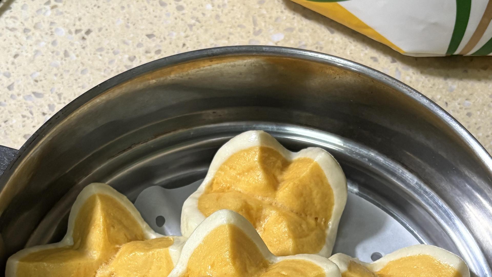 “爆花”秘籍大公开！双色开花红薯馒头，一口咬出幸福甜心！