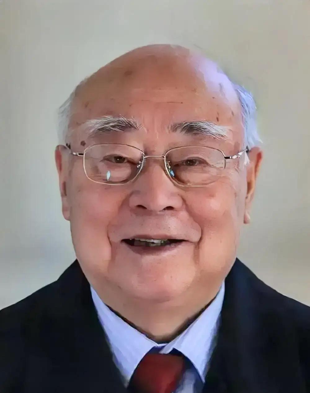 孙玉芹捏着那沓钱，指尖传来丈夫的体温，暖暖的，就像他这个人，话不多，心实在。这半