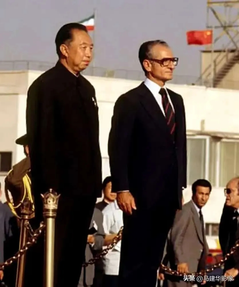 伊朗有今天这个下场，完全是咎由自取。当年，年轻的巴列维国王就不惜代价从欧美高薪聘