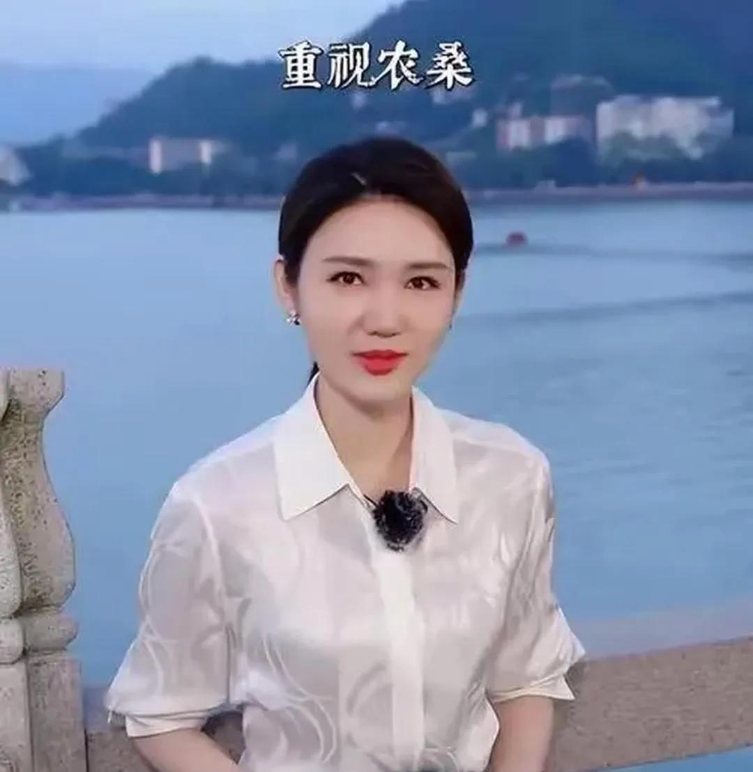 央视主持人大赛新闻季，如果把主持人换成龙洋，效果会怎样？