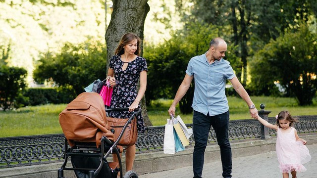 我中国小伙，爱上乌克兰美女，不想倒追一年，她竟拿我当冤大头