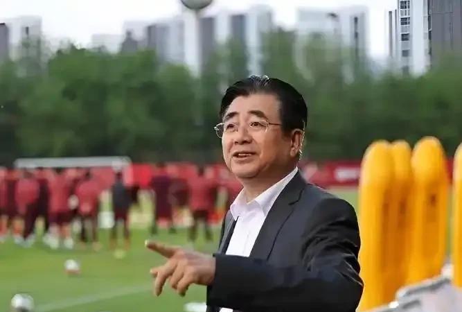 深度//中国足协最新的国足选帅标准总结分析：
1：优先考虑欧洲知名教练，新帅必须