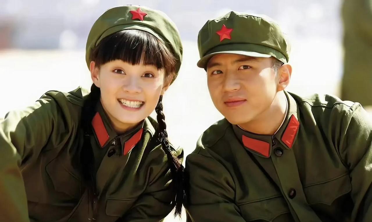 孙俪和邓超就是把日子过得《幸福像花儿一样》了，15年如一日，还是像当初一样。
从
