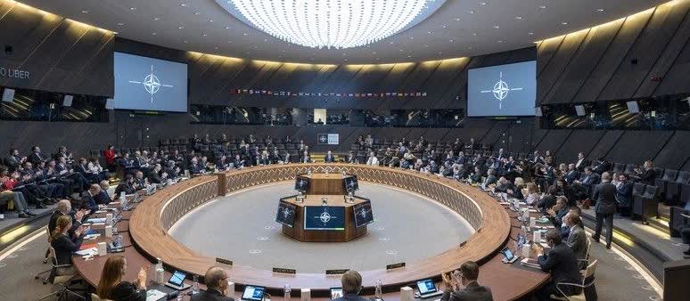 昨晚，几十架架俄罗斯单向攻击无人机侵入波兰领空。应波兰的要求，北约启动了《北大西