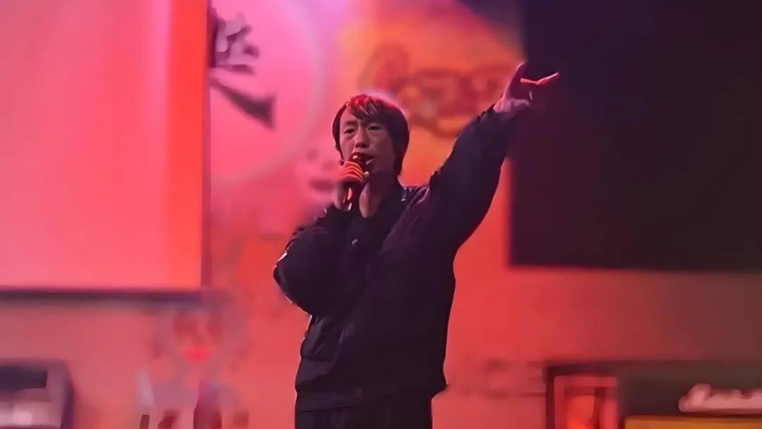千万点击到9观众：庞麦郎十年祭奠流量泡沫