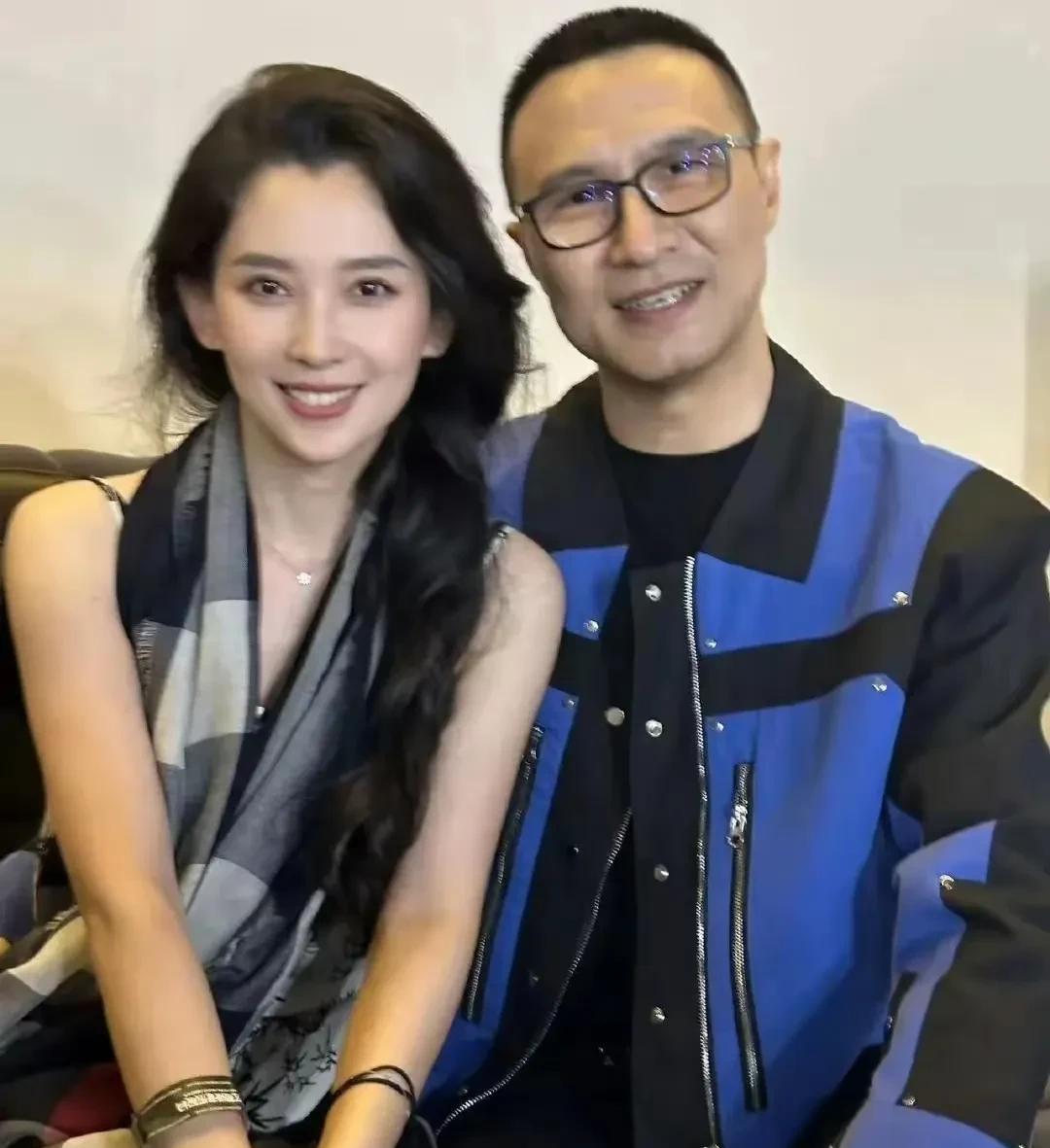 大家不用操心了，汪峰真的没有走出森林，当然，他的内心也没有找到平静。
汪峰只是和