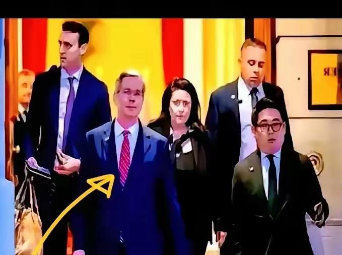 中美在科技和“硬核”资源上又杠上了！美国打着小九九，想用放宽一丁点儿芯片限制当甜