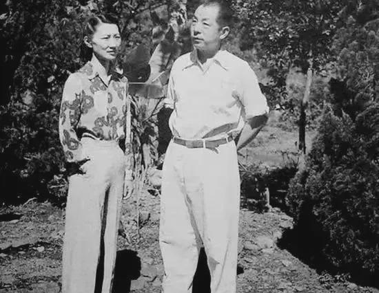张学良在囚禁54年后，曾透露一个不为人知的秘密。他说：“我和于凤至没啥感情，只是