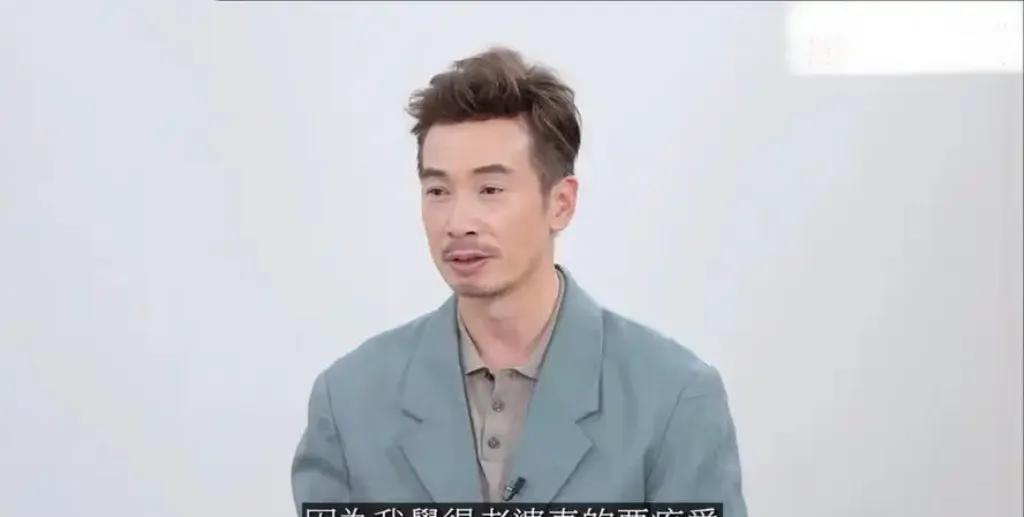 陈豪自曝婚姻秘诀：原来明星也怕老婆
都说明星光环耀眼，可陈豪一开口却让我惊了——