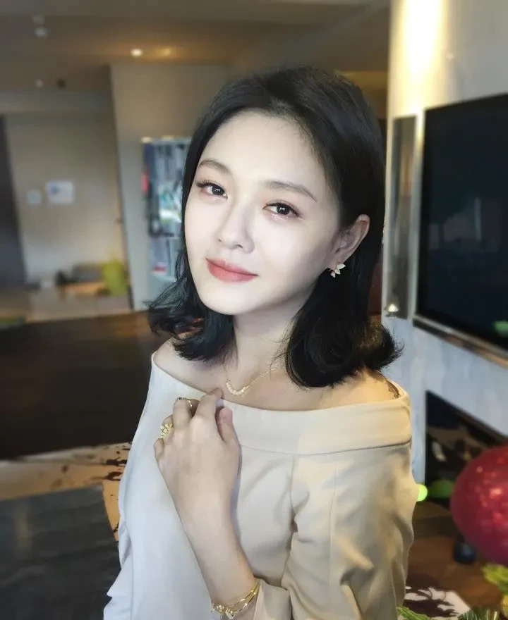 大S的妈妈和妹妹有点过分











大S已经不在了，可是她的妈妈和妹