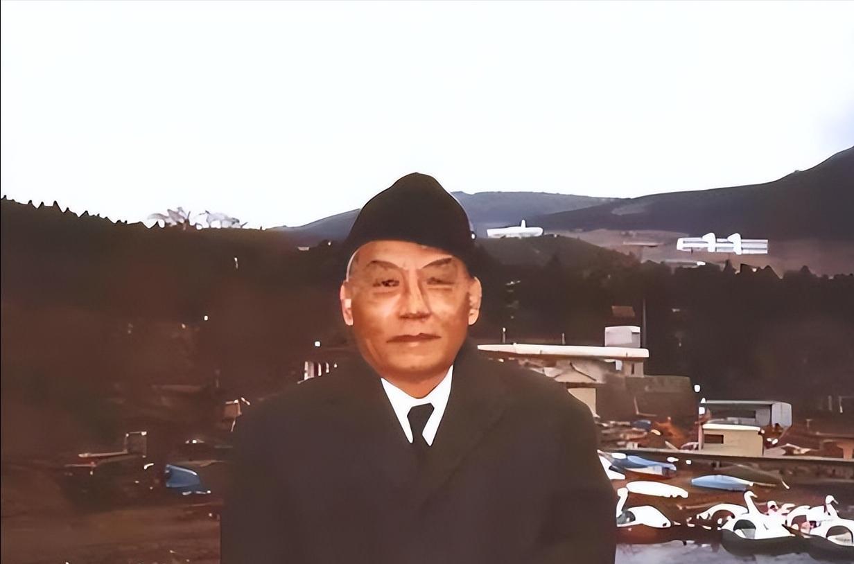 1982年熊向晖准备退休，叶帅给中央提意见：他还年轻，应出来做事
1982年10