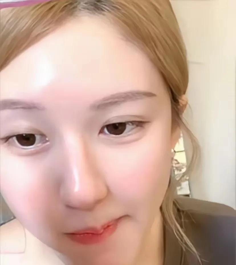 赵露思这个打工人之所以能这么拽
倒不是她有多大能耐
也不是她对钱财没有欲望，而是