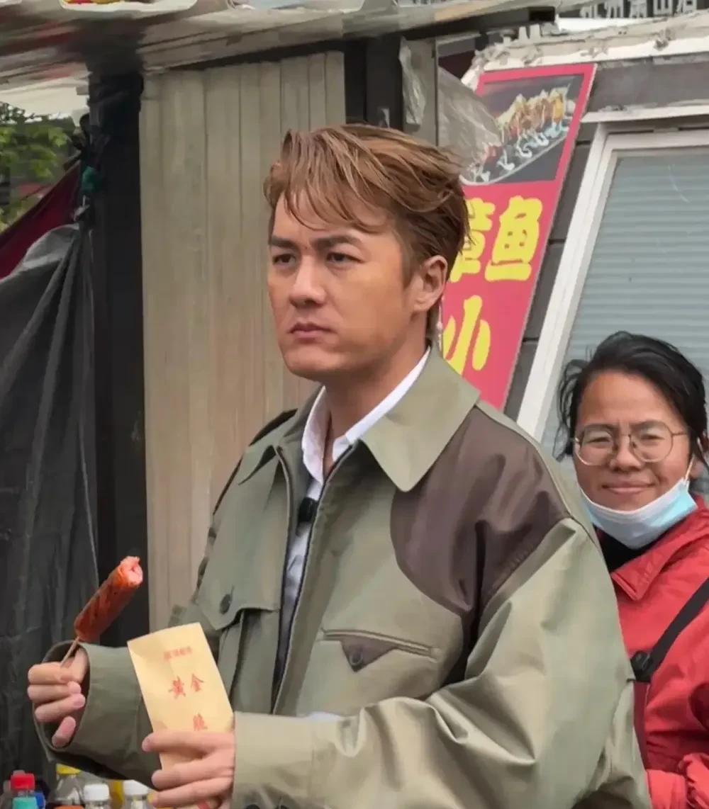 终于知道吴克群为啥一直都不温不火的了。
不是因为长相不好，也不是没有实力。
而是