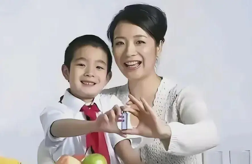 哇哦！陈小艺的儿子刘恒甫长大了