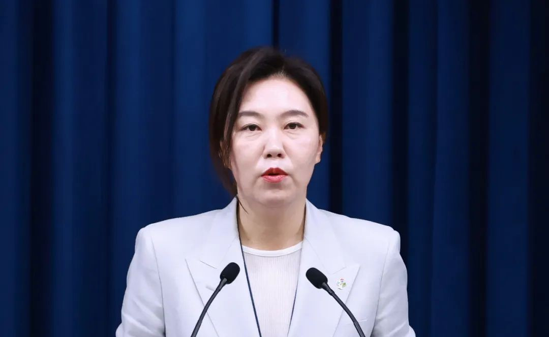 新官上任三把火，韩国高官立马遭殃！











---






