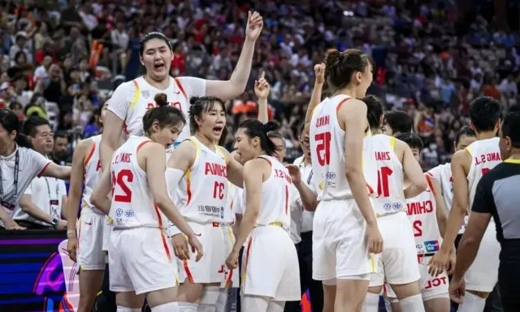 不看不知道，一看吓一跳！！
韩    旭拿到74分，年薪400万元；
王思雨拿到