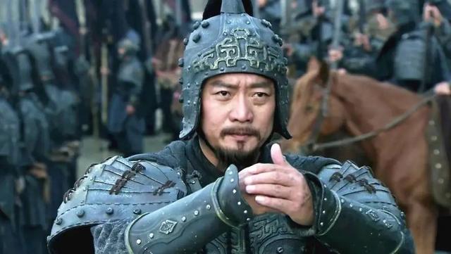 三国名将张辽出生在边境，那里的胡人已经有了强悍的军队，而张辽长大后便加入了当地的
