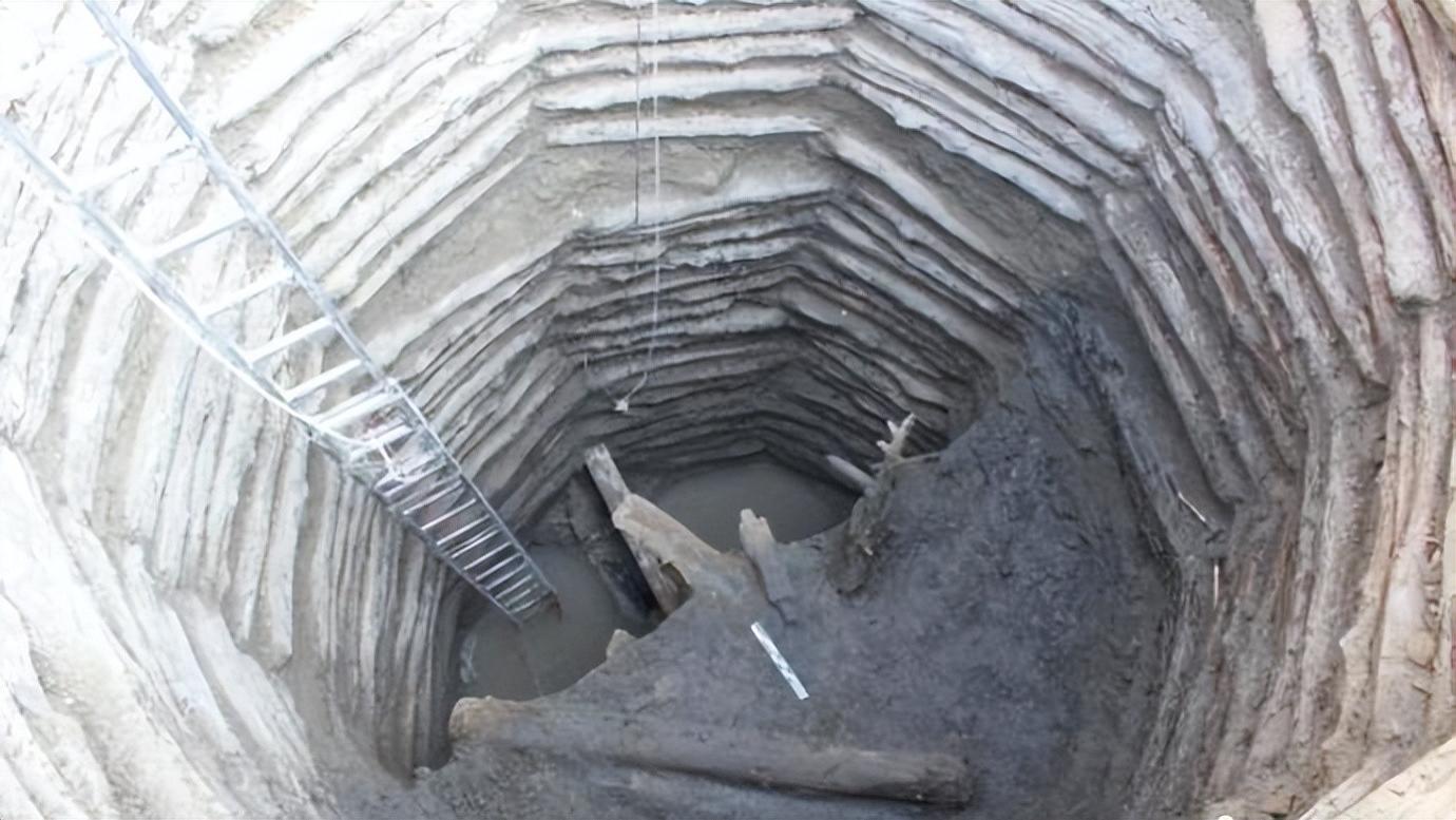 考古队挖着战国木构古井，半小时后井下异动，至今还能涌活水！