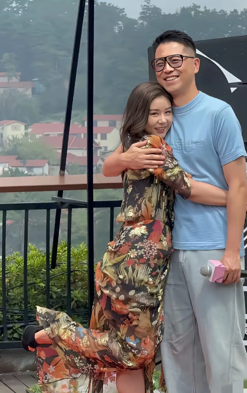 王雷李小萌两口子娱乐圈中最恩爱的一对夫妻！家庭幸福，两口子还是娱乐圈最干净的明星