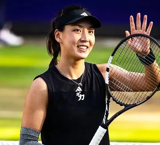 王欣瑜2-0横扫法网冠军高芙
为好姐妹郑钦文复仇成功
虽然只是WTA500赛事