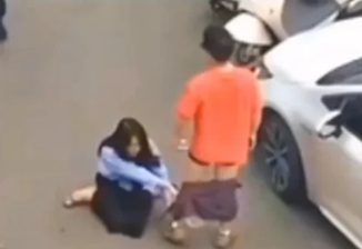 你见过，这样一对奇葩的男女吗？
一位女子由于起床太迟，导致上班时间快要到了，就急