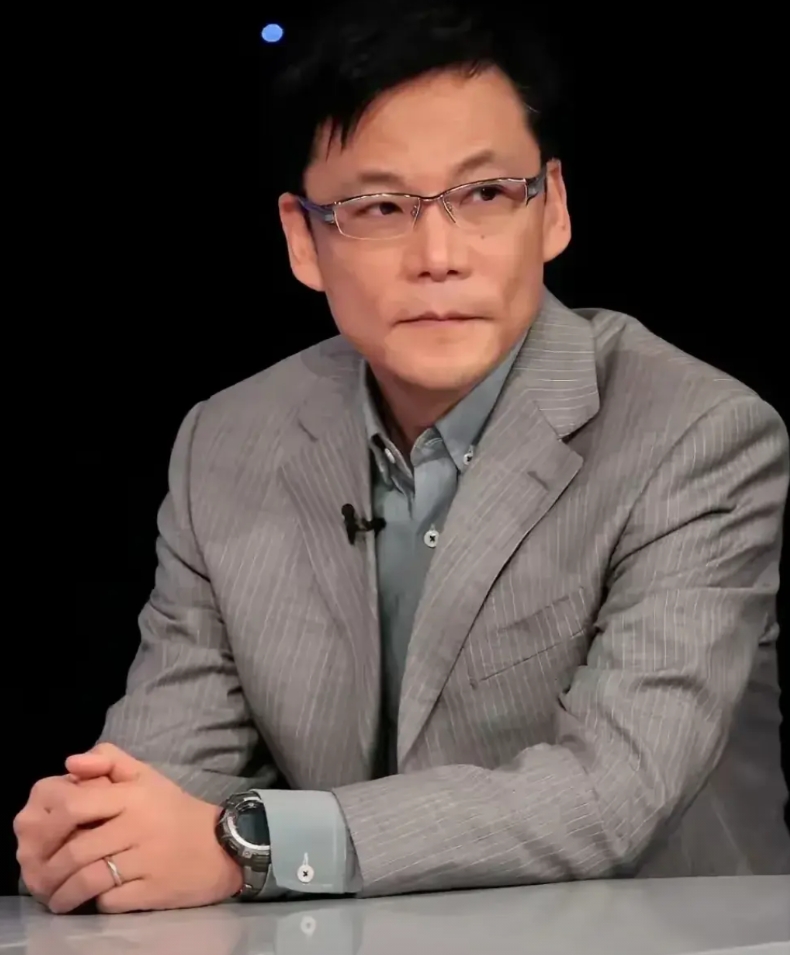 没办法吐槽李国庆，至少他没有找年轻的，要知道他已经拿到了4.6亿的离婚财产分割，