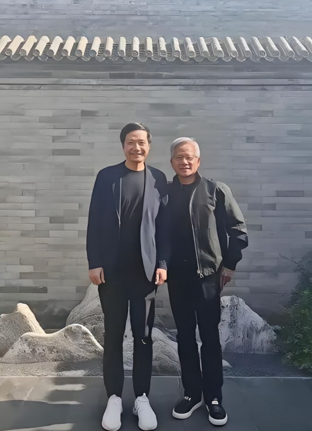 当国家网信办的约谈通知在2025年7月31日下午3点准时送达英伟达北京办公室时，