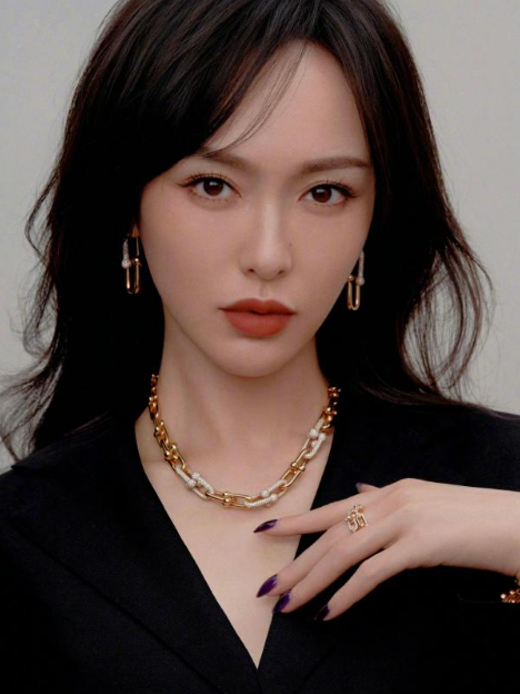 唐嫣的这张顶级御姐脸，该如何评价，超不错的！