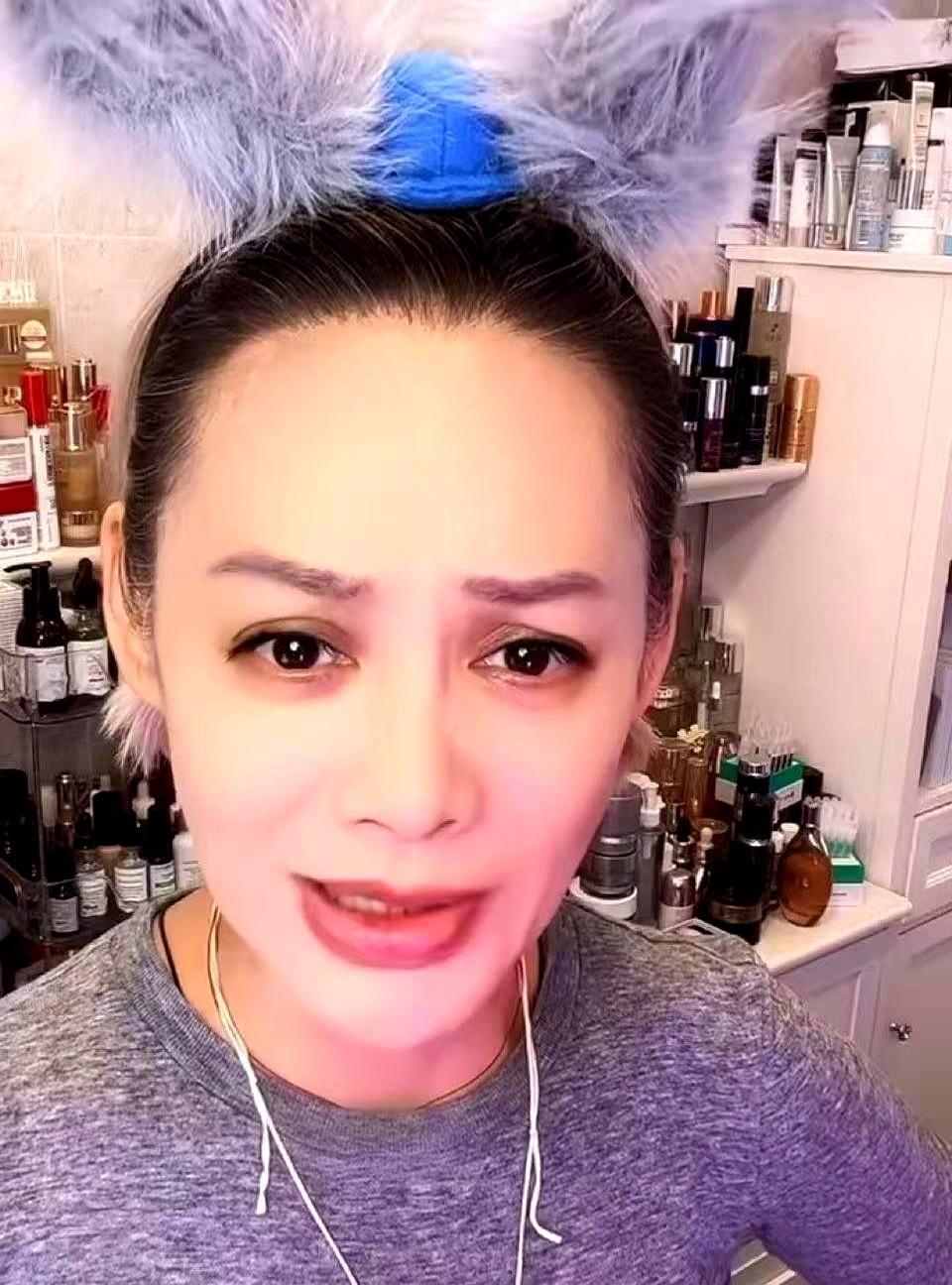 一觉醒来，汪峰成了最大的笑话，桃花坞里过生日的事，宁静已经抛到脑后了，并皱着眉头