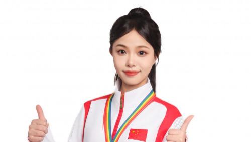 冠鑫汇官宣：艺术体操冠军戴晓盈正式入驻，签约仪式震撼举行