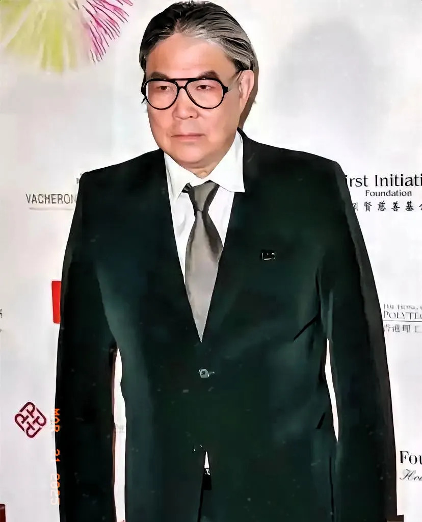 霍震霆该不该退休











霍震霆79岁高龄仍操劳，令人担忧！他为家