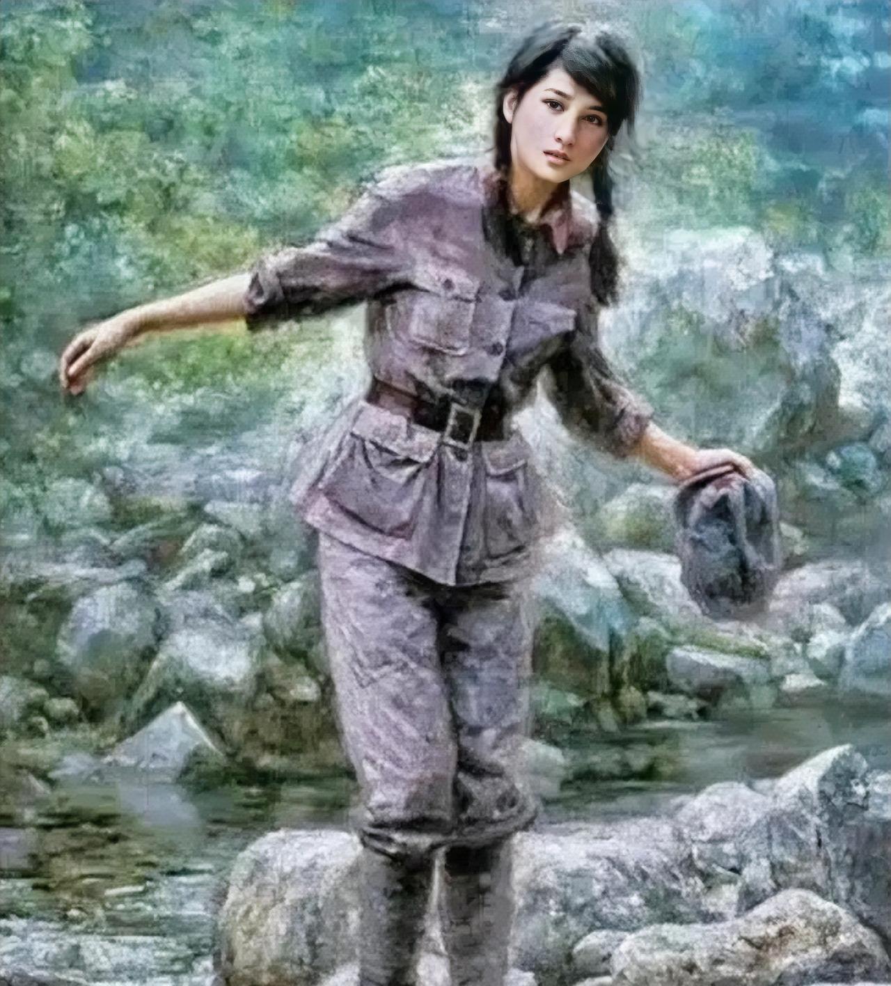 1937年，马步芳一脸淫笑的强占了女红军黄光秀，还将她纳为小妾，黄光秀忍辱负重，