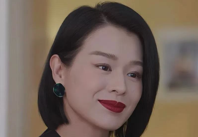 中年女演员胡杏儿凭什么能火？不是因为她长得好看，也不是因为她是TVB出来的演员，