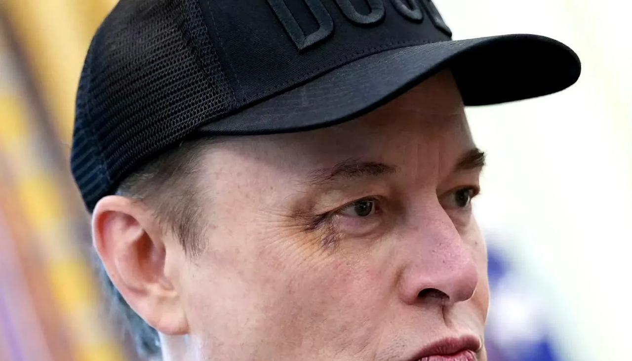 马斯克看来是撒谎了，说他的眼角淤青是自己儿子不小心打的，真相来了，刚特朗普的前政