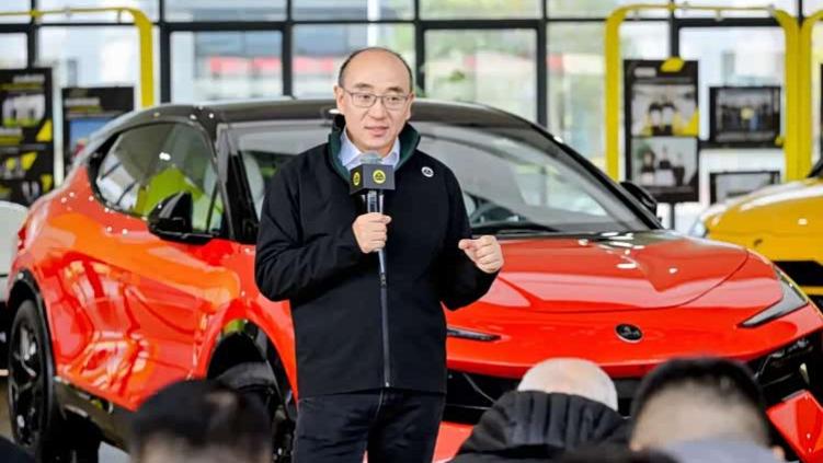 莲花“For Me”入局，为谁而来？