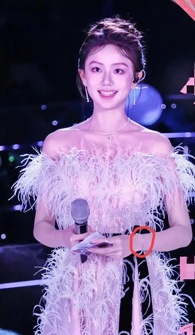 想了半天我终于明白了，
为什么许嵩会喜欢冯禧！
原因其实很简单，那就是许嵩的一句