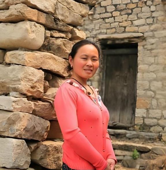 1994年，河南18岁少女被卖给了一个放羊人，婚后她多次逃跑，但始终没有成功，没