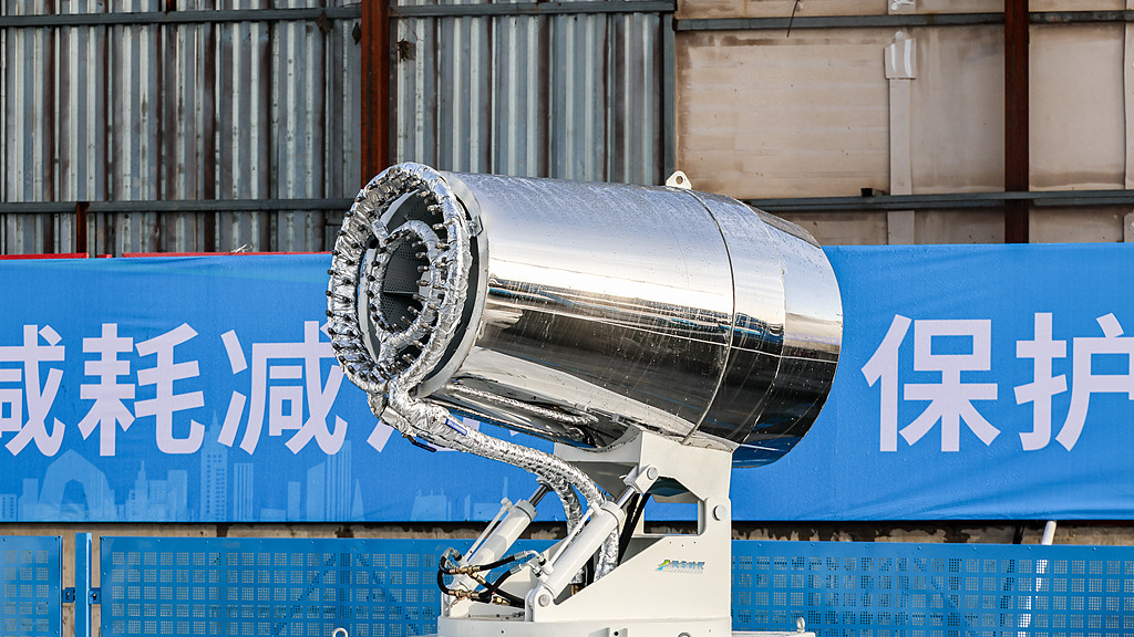 雾炮车对着幼儿园吹沙？广州这场“拆迁扬尘”，连司马光都看不下去了！🌪️