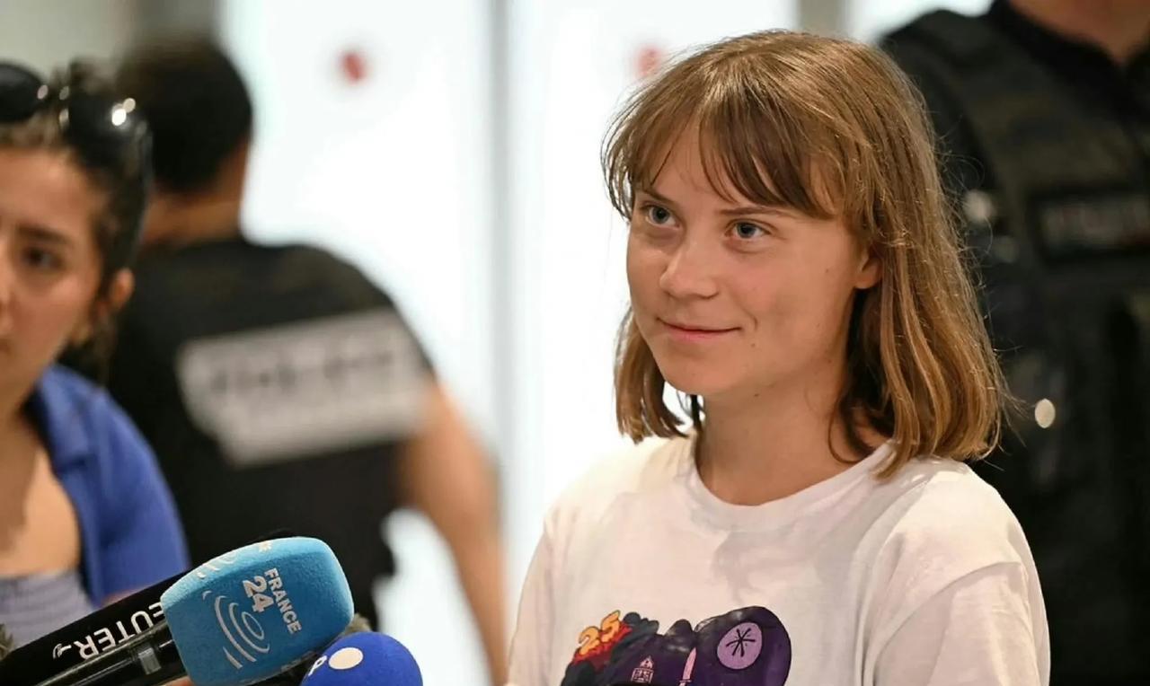 瑞典环保少女通格雷塔·通贝里与11名活动家搭乘“玛德琳”号前往加沙被以色列扣押后