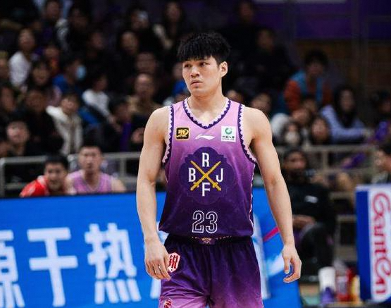 五家俱乐部觊觎陈国豪 广东宏远北控谈判却进展缓慢
