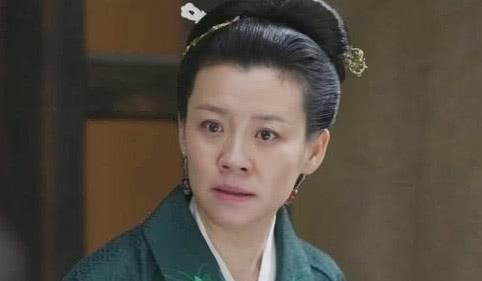 《知否》原著，卫姨娘一尸两命事件中，王氏是神助攻。
盛老太太曾对明兰说过：“咱们