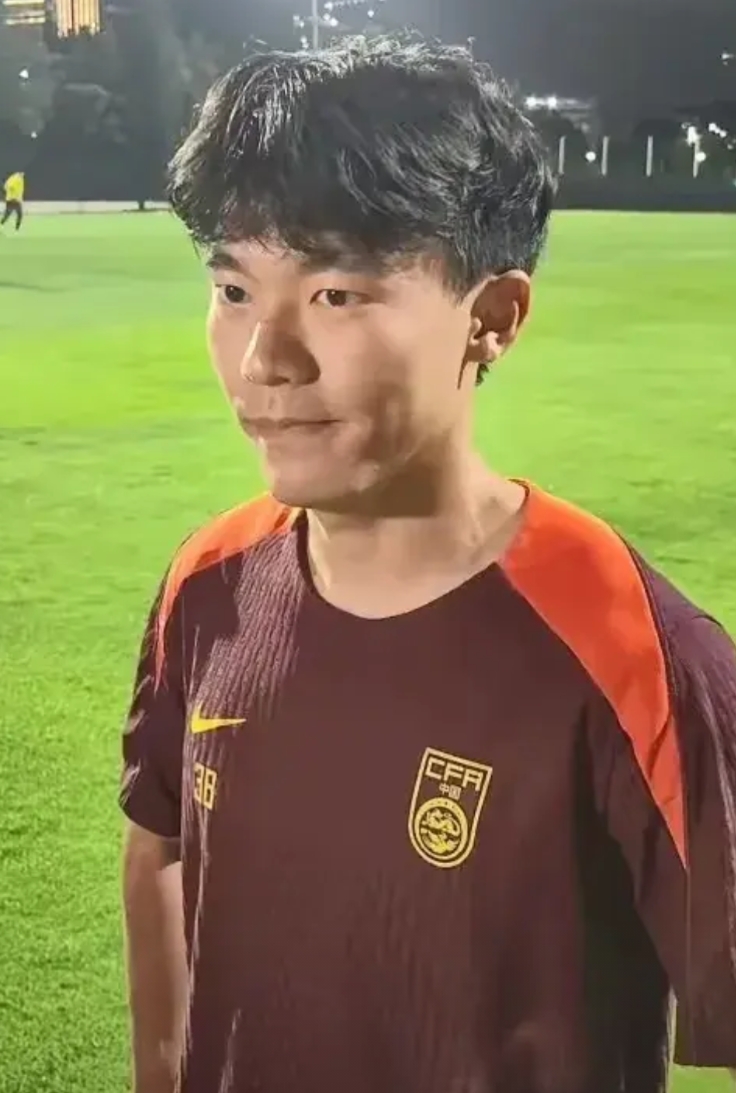 国足不怕盘外招，早有准备，国足住的雅加达酒店离正式比赛卡诺体育场不远，直接可以看