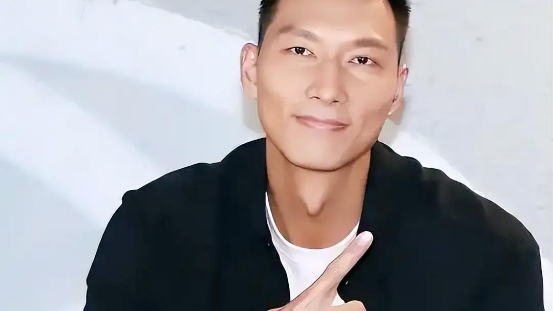 拒绝广东安置，拿百万退役金自由择业，易建联现在过得如何了？